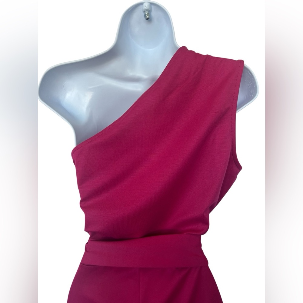 🆕 💖 NWOT One-Shoulder Hot Pink Belted Jumpsuit | Wide Leg | Women’s Medium - Picture 7 of 10